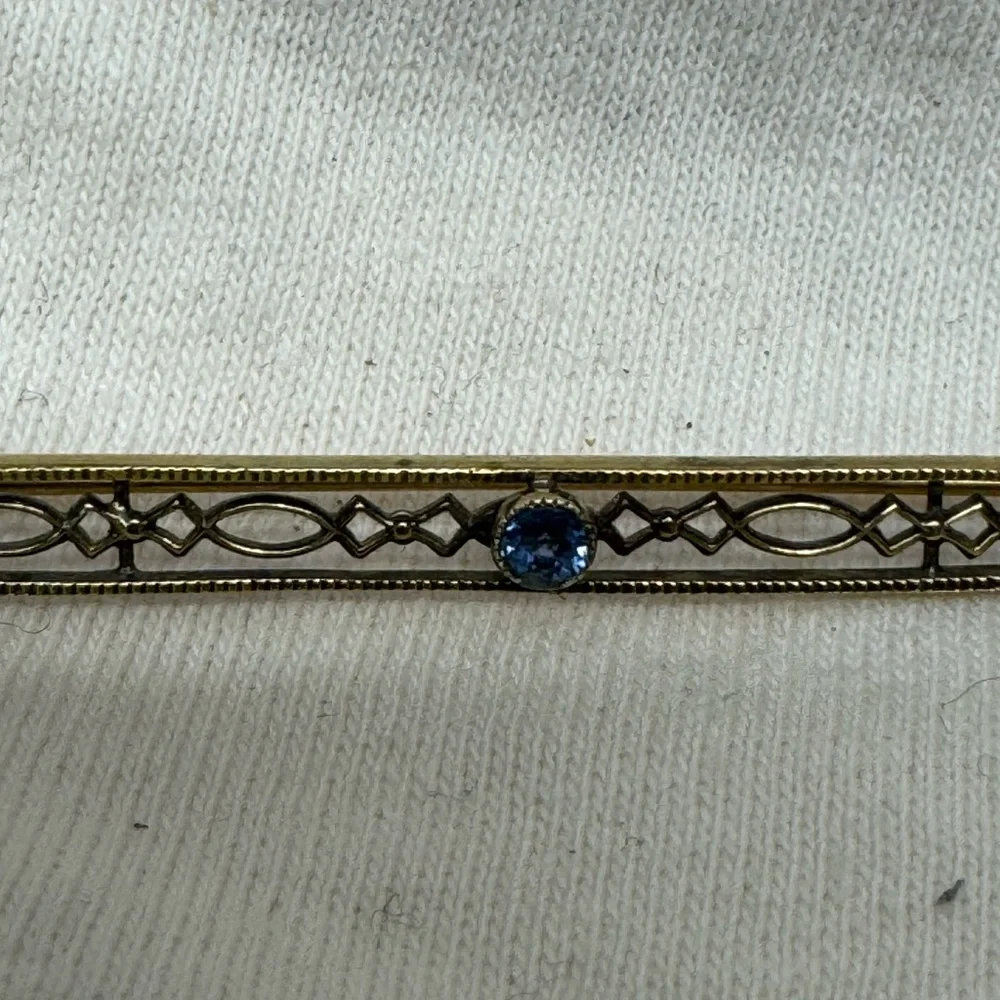 Antique Art Deco Solid 14K Gold and Blue Topaz Bar Pin - Picture 12 of 14